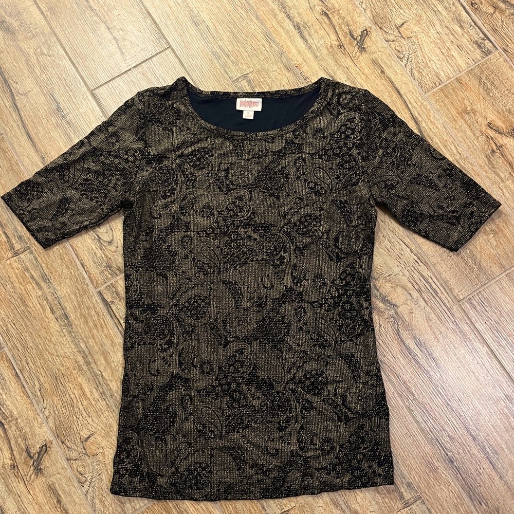 LuLaRoe Elegant Gigi top Gold and black size small
